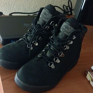 I have new pair of kids timberland boots size 2.5.  An a pair of Air Penny2